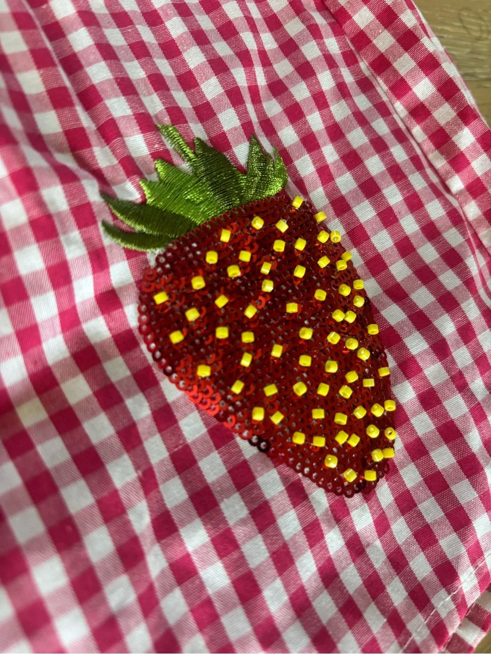 Queen Of Sparkles Gingham Beaded Strawberry Shorts Red White XXL NWT Sequin - Picture 6 of 10